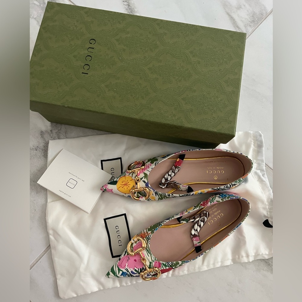 Authentic Gucci flats Ken Scott